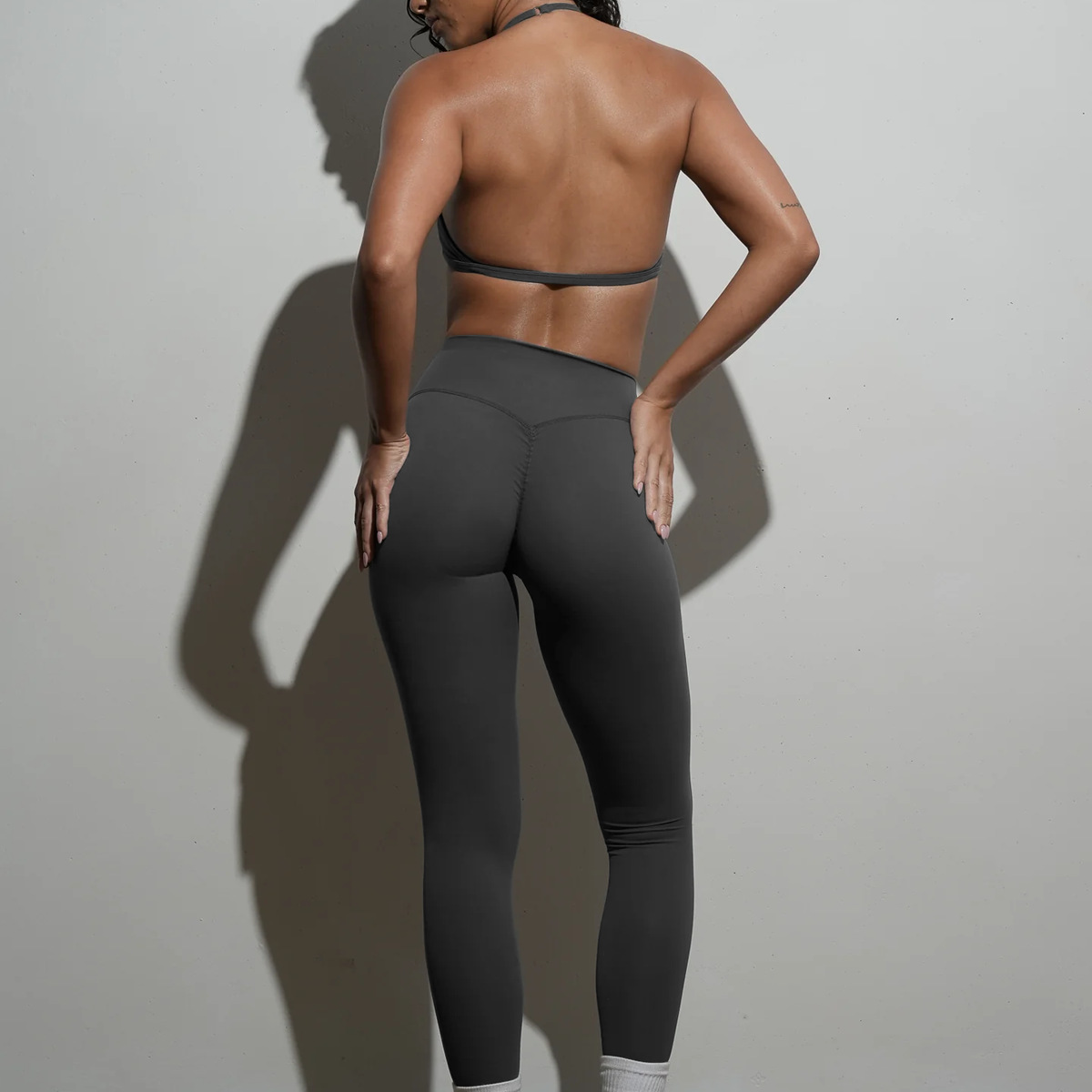 Wholesale Seamless Activewear Women Sports Gym Fitness Sets Halter Sports Bra High Waist Legging Quick Dry Yoga Set